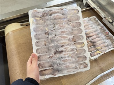 Microwave thawing of seafood products